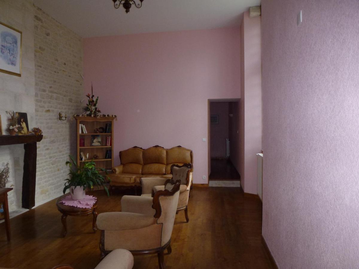 Le Logis De Faugerit Panzió Frontenay-Rohan-Rohan Kültér fotó
